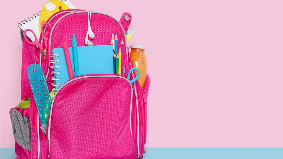 Hogyan válasszunk iskolatáskát? Az ergonómia és a súly fontossága a gerinc védelmében.