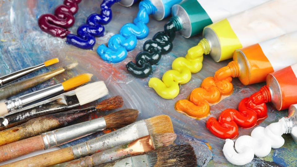 Akrilfesték vagy tempera? Melyiket válasszuk a különböző kreatív ötletekhez?