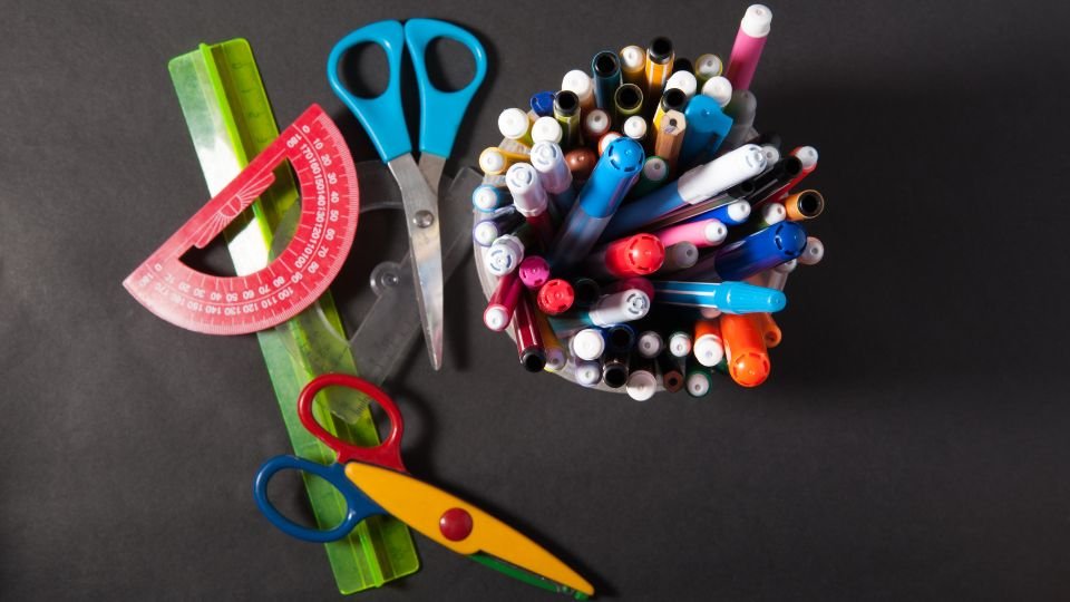 Elválasztólapok és regiszterek: a rendszerezés csendes hősei.