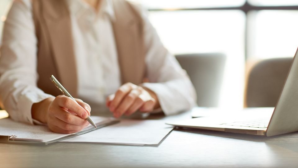 Iratmegsemmisítő vásárlási útmutató: a GDPR-kompatibilis iroda alapja.